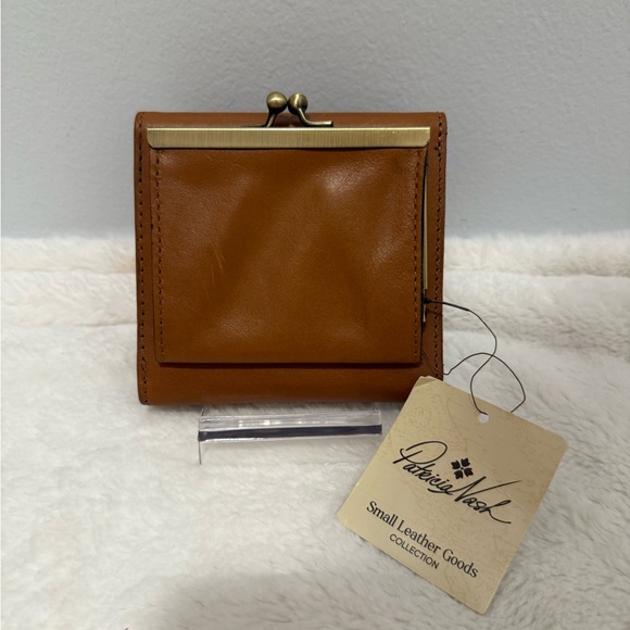 Patricia Nash Reiti Leather Bifold w/Lock Brown Leather Wallet NWT - Picture 3 of 8